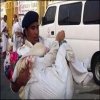 سعودى يحمل حاجة جزائرية لمسافة 2 كليو متر