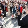 مئات المسلمين واليهود في ألمانيا احتجاجًا على قانون يدين ختان الذكور