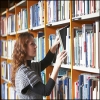 مكتبة ألمانية تتيح فرصة القراءة طوال الليل على سرير سفري مريح!