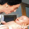 أسترالية تحمل طبيعياً وتنجب في سن الـ 50
