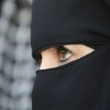 سعودية هاربة من زوجها تتقمص شخصية شاب وتعيش شهرين وسط الرجال